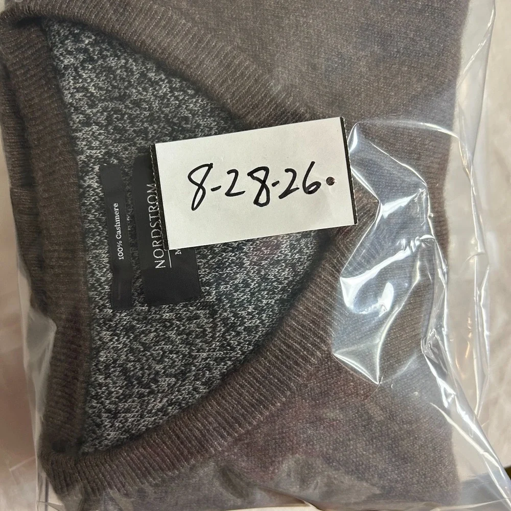 Nordstrom Sweater Mens XL Brown V-Neck Cashmere Knit Winterwear Outdoor Pullover